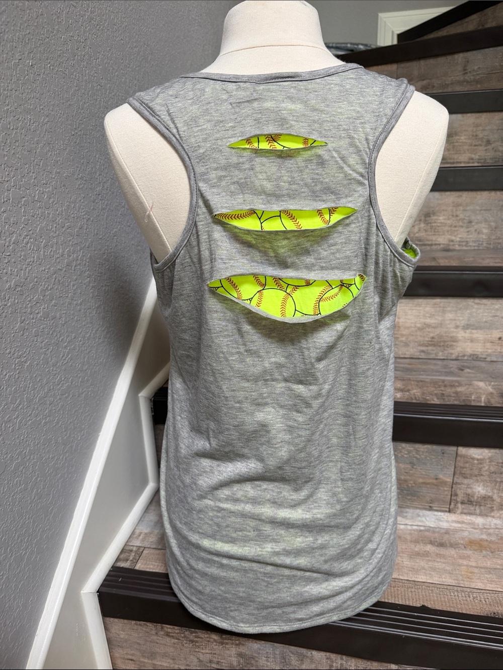 NWOT - LARGE
L&B Neon Yellow Softball Graphic Tank, sublimation, sport tank